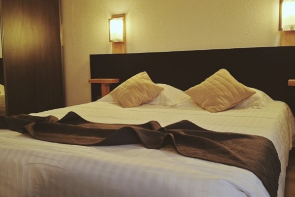 An image labelled Chambre Quadruple Standard