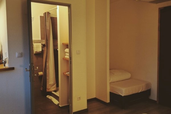 An image labelled Chambre Triple Standard