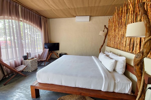 An image labelled Sea view S2 Room