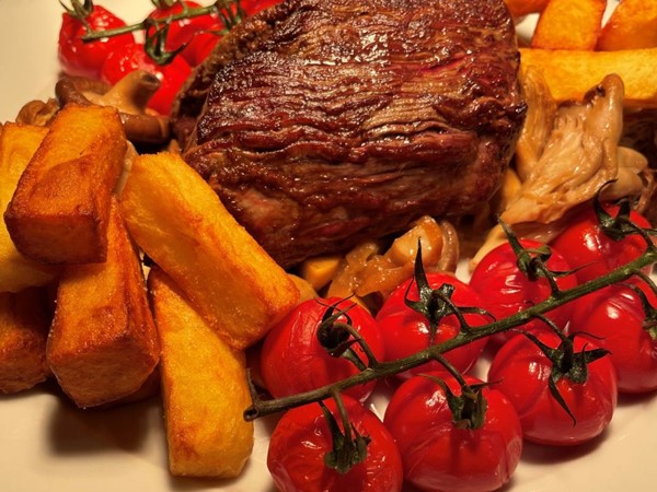 An image labelled Food