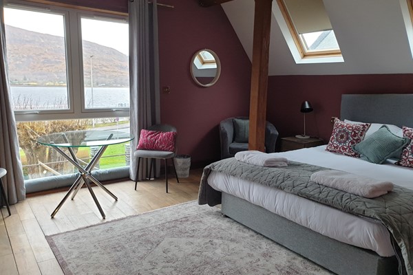 An image labelled Old Manse Apartment