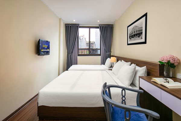 An image labelled Deluxe Family Room